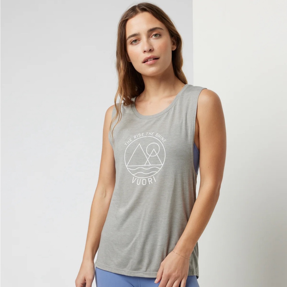 Vuori size small “the rise the shine” tank